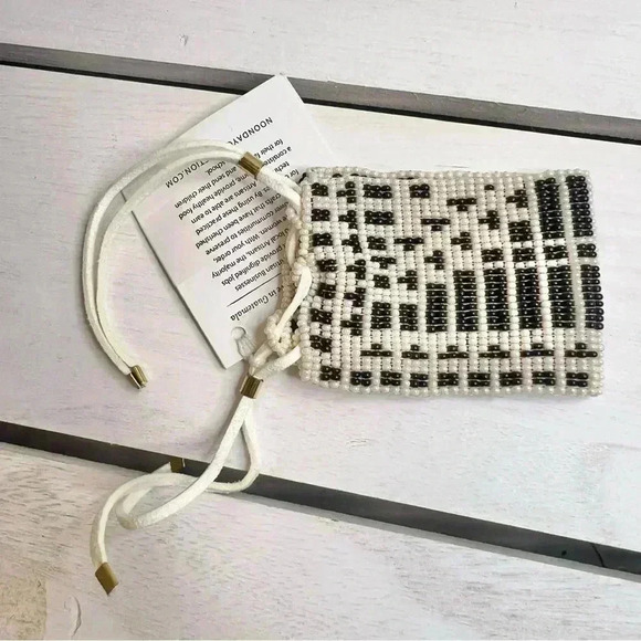 NWT Noonday Collection Blanca Black and White Beaded Adjustable Bracelet - Picture 2 of 4